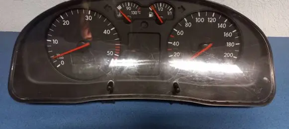 Volkswagen PASSAT B5 Speedometer (instrument cluster) 3B1919860C 110008919017