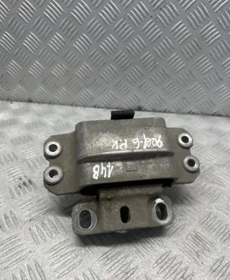 Engine mount bracket