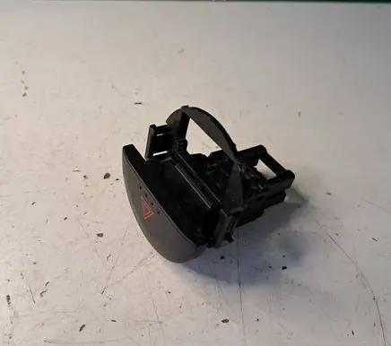 Nissan X-Trail T30 Hazard light switch 060165
