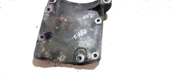 Jaguar XJ X350 Engine mounting bracket