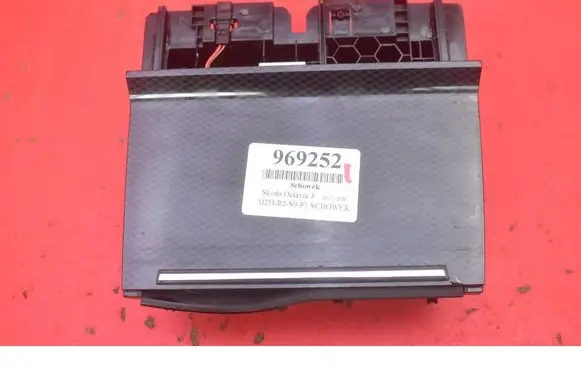 Skoda Octavia 985 Glove box 5E1863071