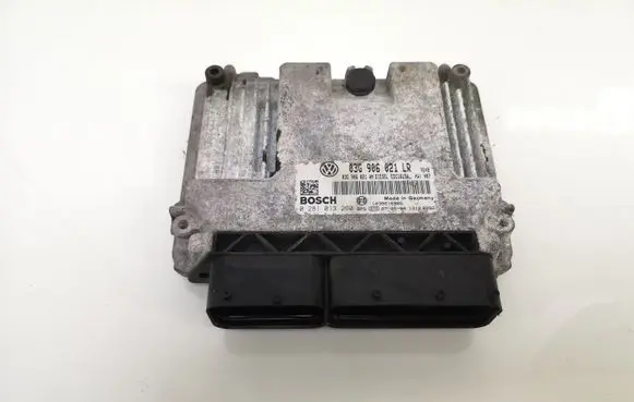 Volkswagen PASSAT B6 Engine control unit/module 03G906021LR 0281013260