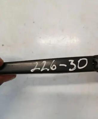 Mercedes-Benz A W168 Front wiper blade arm 1768200544