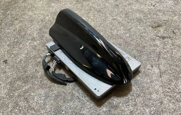 Volvo XC40 Aerial GPS antenna 32364058AA 32364072AA 01712321