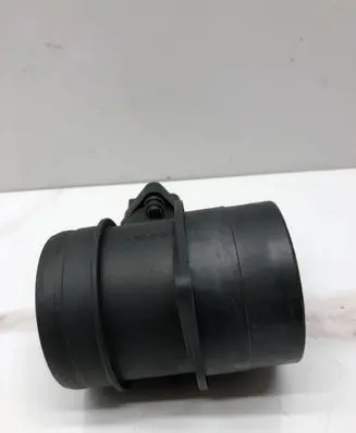 Volkswagen PASSAT B6 Mass air flow meter 074906461B 0281002461