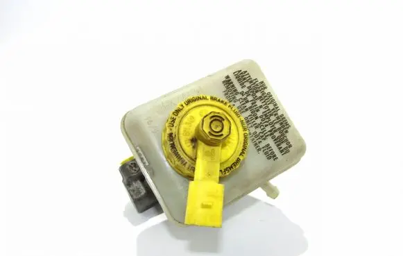 Skoda Octavia Mk1 (1U) Master brake cylinder 21027099