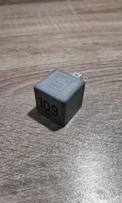Volkswagen Golf III Other relay 1j0906381a 109