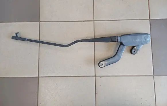 Ford Focus C-MAX Front wiper blade arm 3M5117526CB