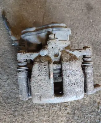 Rear brake caliper