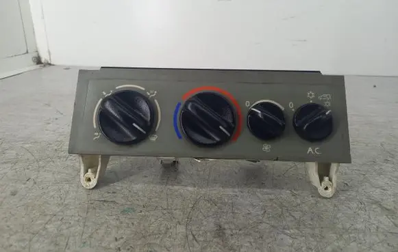Renault Kangoo I Climate control/heater control trim D0499