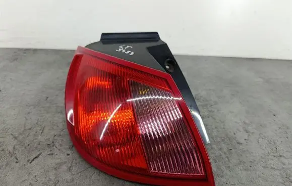 Mitsubishi Colt Rear/tail lights MR957365