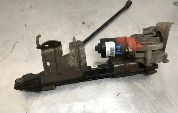 Chrysler Town u0026 Country V Tailgate/trunk/boot lift motor 04894596AA 16915741
