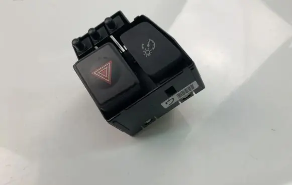 Toyota Prius (XW30) Hazard light switch 75F218