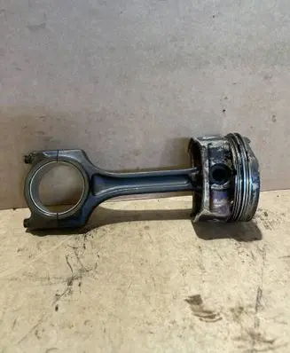 Peugeot 308 Piston with connecting rod 