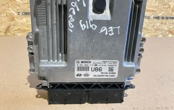 KIA Ceed Engine control unit/module 391402A860 0281032115