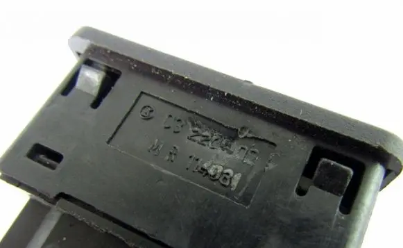 Mitsubishi Carisma Wing mirror switch MR114081