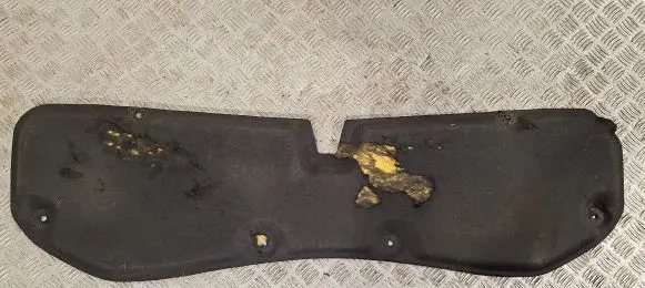 Engine bonnet/hood sound/heat insulation