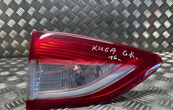 Tailgate rear/tail lights