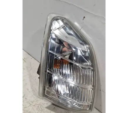 Nissan X-Trail T30 Front indicator light