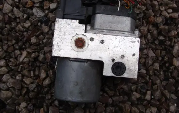 Audi A4 S4 B5 8D ABS Pump 8E0614111AJ