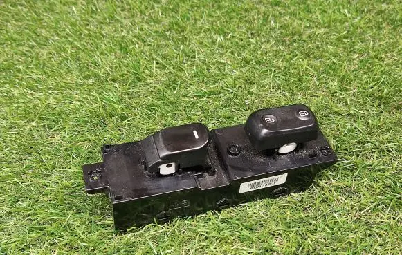 KIA Soul Electric window control switch 93575B2010