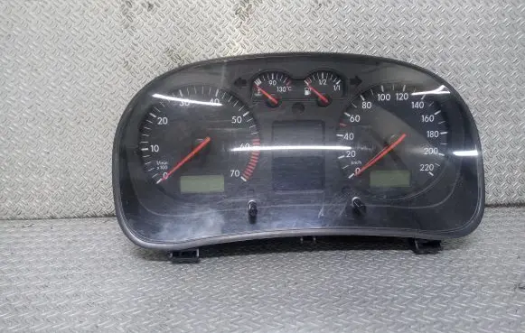 Volkswagen Golf IV Speedometer (instrument cluster) 88311301 1J0920826