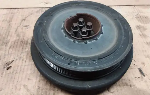 BMW 5 F10 F11 Crankshaft pulley