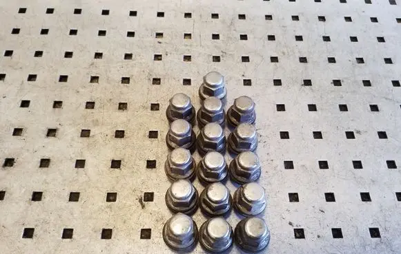 Toyota RAV 4 (XA20) Nuts/bolts 