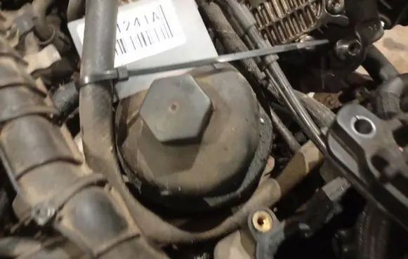 Volkswagen Touareg I Oil filter cover