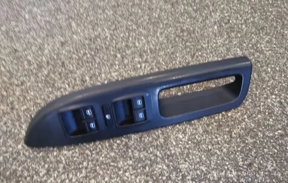 Skoda Octavia Mk2 (1Z) Electric window control switch