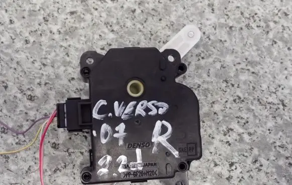 Toyota Corolla Verso E121 Coolant heater control valve AE00637008680
