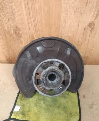 Mercedes-Benz GLC X253 C253 Rear wheel hub A2133500141