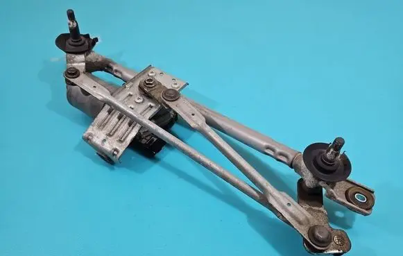 Front wiper linkage