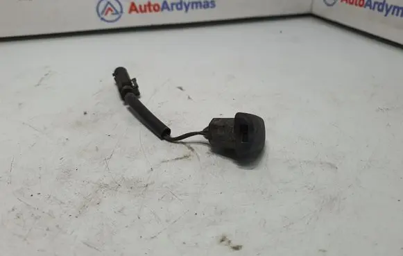 BMW 5 E39 Windshield washer spray nozzle 7046060 61667046060 7132969