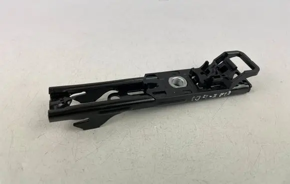 Volkswagen ID.4 Seat belt height adjuster 565857819A