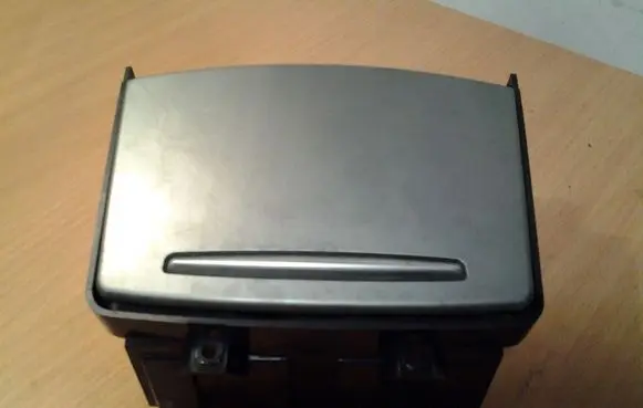 Cup holder front