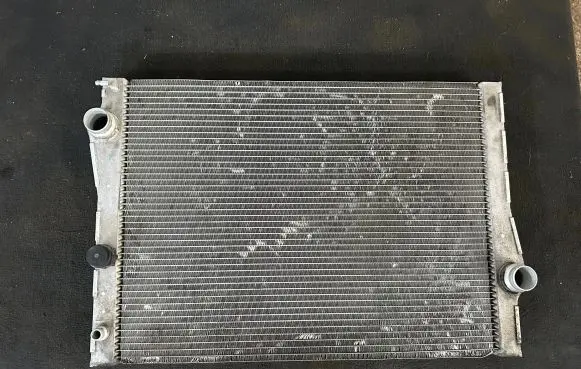 BMW X5 E70 Coolant radiator 7533472 7833472 R518500