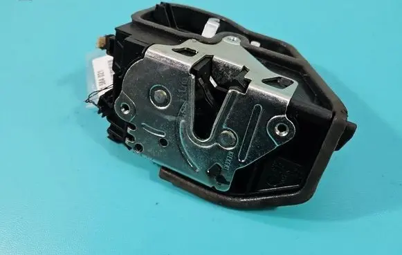 BMW 3 F30 F35 F31 Front door lock 4822440 IMPRK1584021