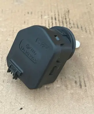 Headlight level adjustment motor