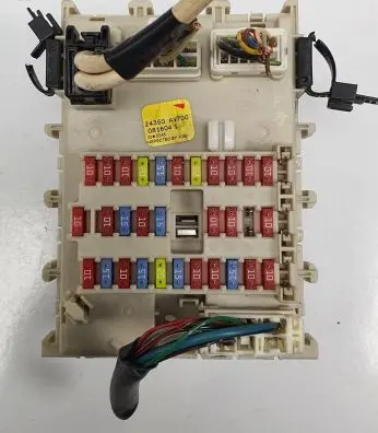 Nissan Primera Fuse box set 24350-AV700