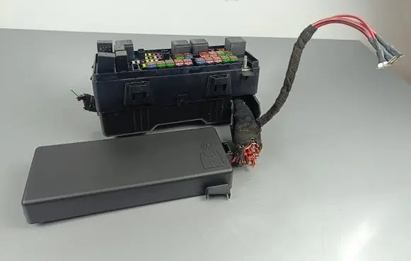 Maserati Quattroporte Fuse box set 670036452