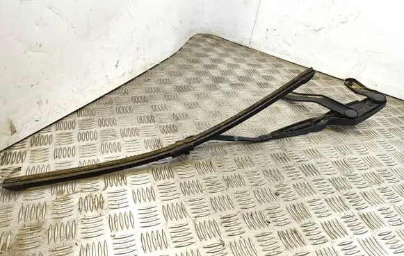 Mercedes-Benz C W204 Front wiper blade arm A2048201544
