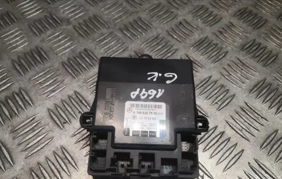 Mercedes-Benz A W169 Door control unit/module 1698207526 A1698207526
