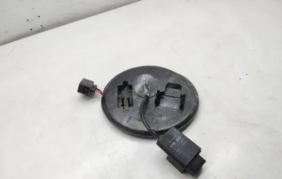 Volkswagen PASSAT B7 Fuel pump relay 1K0906093F