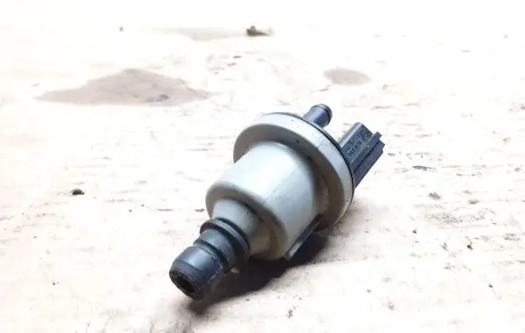 Volkswagen Polo V 6R Vacuum valve 06D133517B