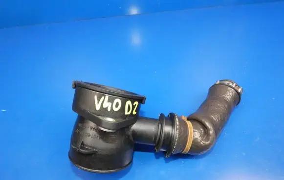 Volvo V40 Turbo air intake inlet pipe/hose AV616C784AE