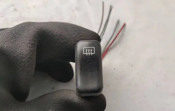 Mercedes-Benz Sprinter W901 W902 W903 W904 Windscreen/window heater switch 32040401 0035455307