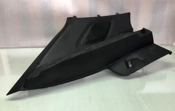 Volvo XC40 (C) pillar trim 32244154