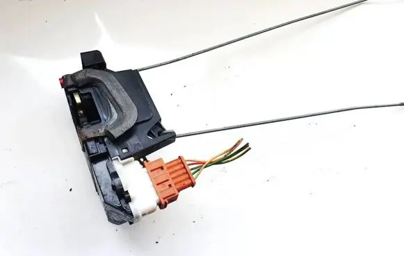Peugeot 607 Rear door lock