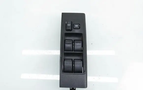 Toyota Corolla Verso E121 Electric window control switch 848200F030